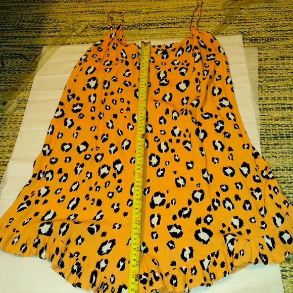 💲5 for$15💲coral Cheetah print spaghetti strap ruffle leg trim v neck romper. - Picture 9 of 10